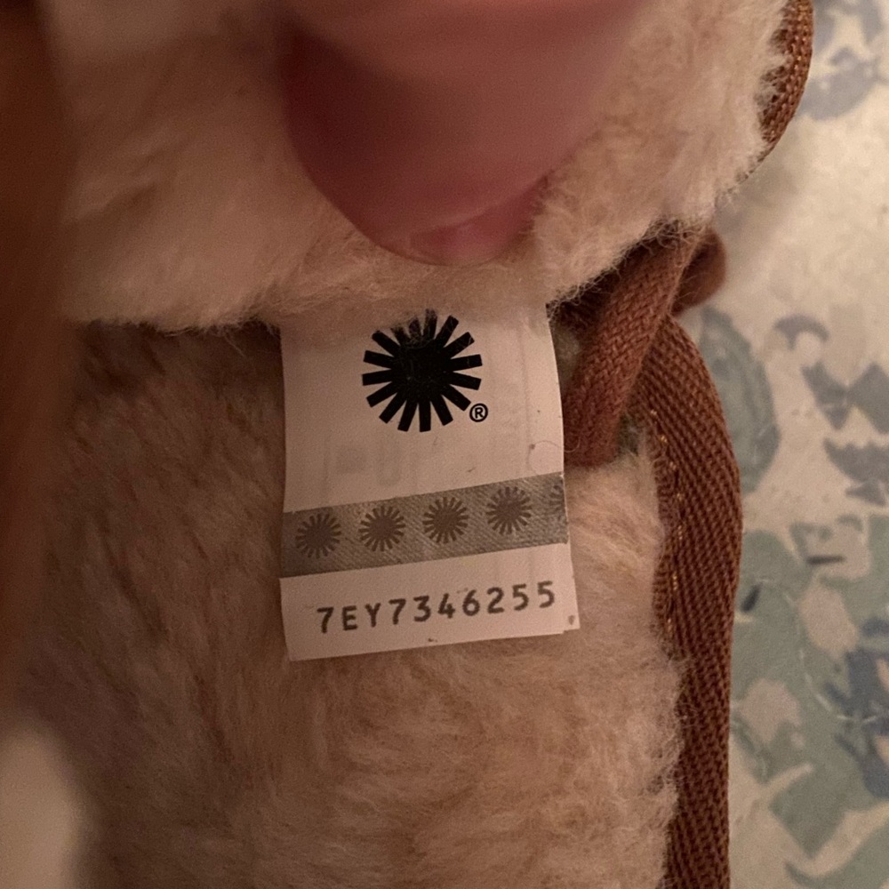 SOLD AUTHENTIC UGG NEUMEL SIZE 8 - Picture 4 of 5